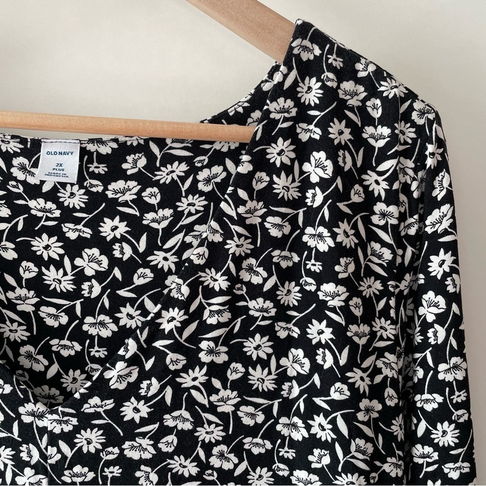 Old Navy Black & White Floral Jersey Knit Dress Long Sleeve Midi Length Size 2X